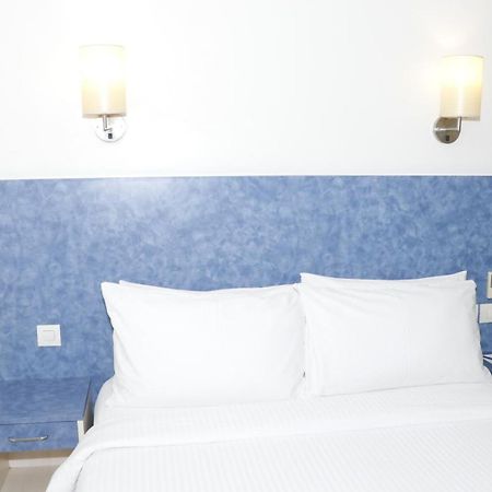 Hometel Chandīgarh Zewnętrze zdjęcie